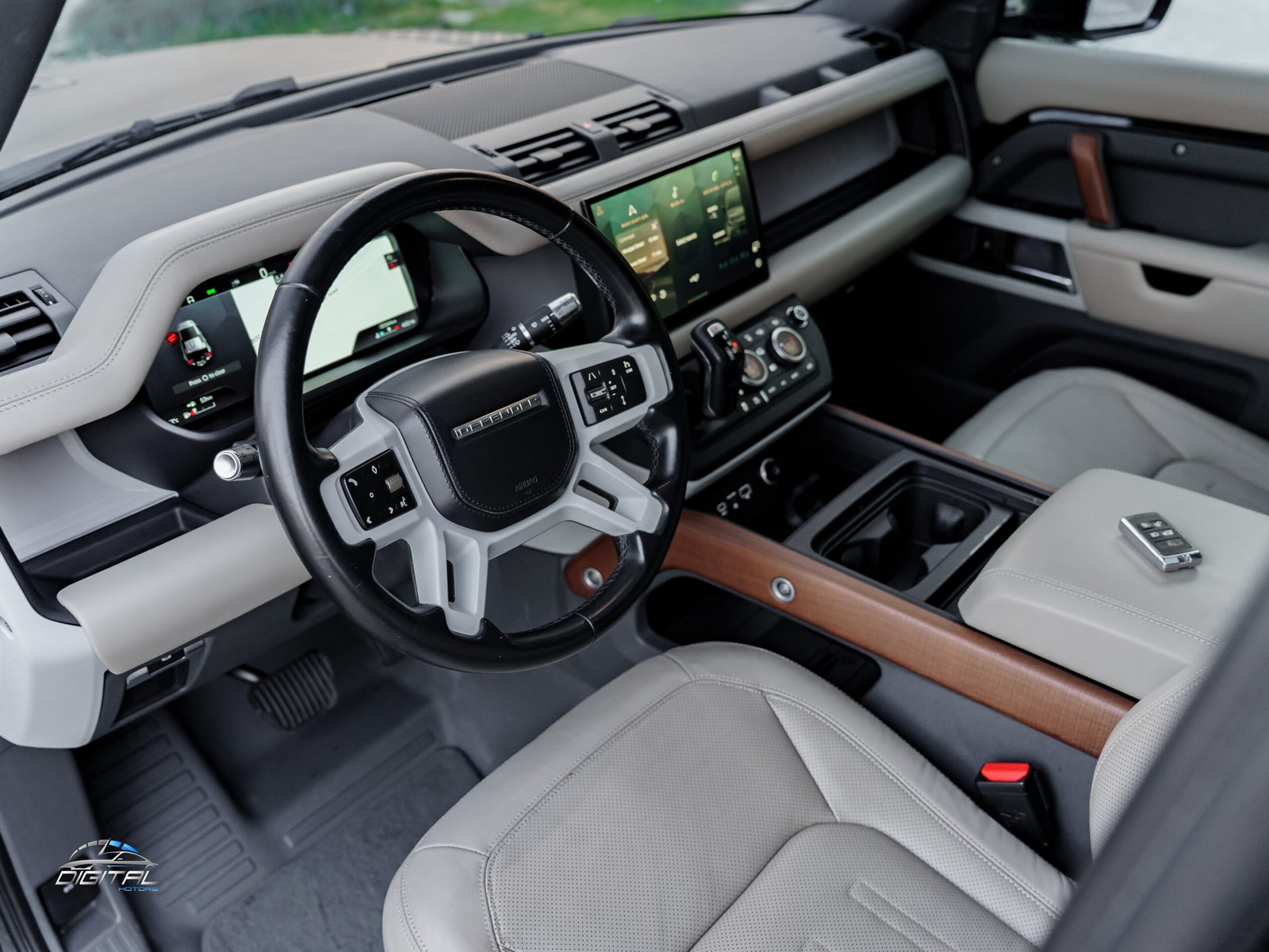 
								Land Rover Defender 110 HSE full									