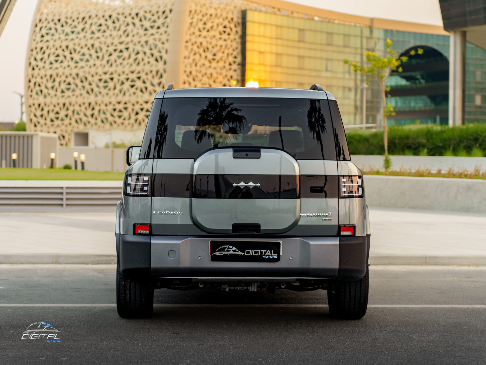 
								BYD Leopard 7 Titanium 7 full									