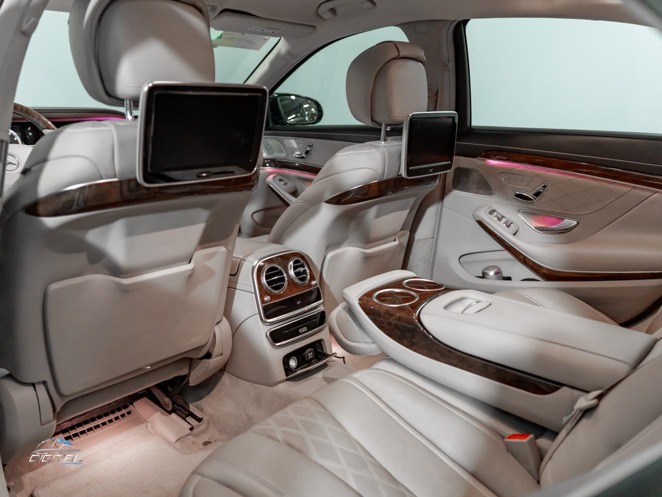 
								Mercedes Benz S-Class 400 full									