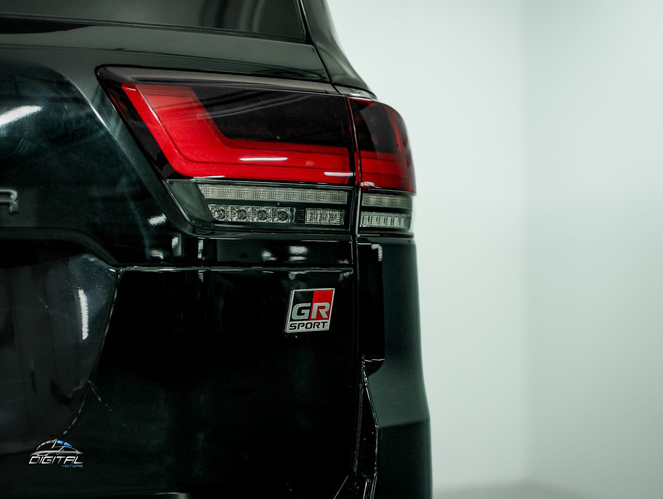 
								Toyota Land Cruiser GR Sport Twin Turbo full									