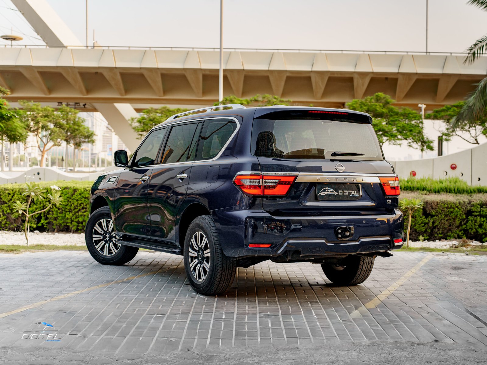 
								Nissan Patrol SE full									