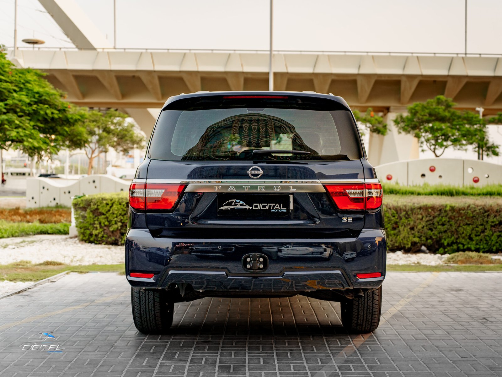 
								Nissan Patrol SE full									