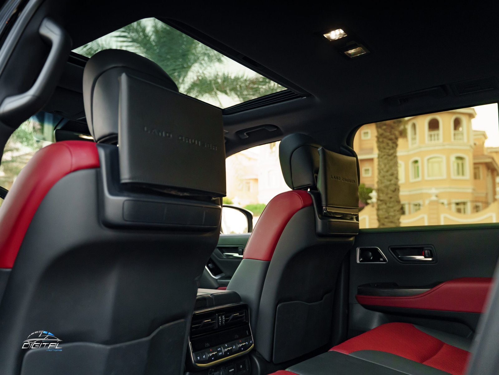 
								Toyota Land Cruiser VXR Twin Turbo full									