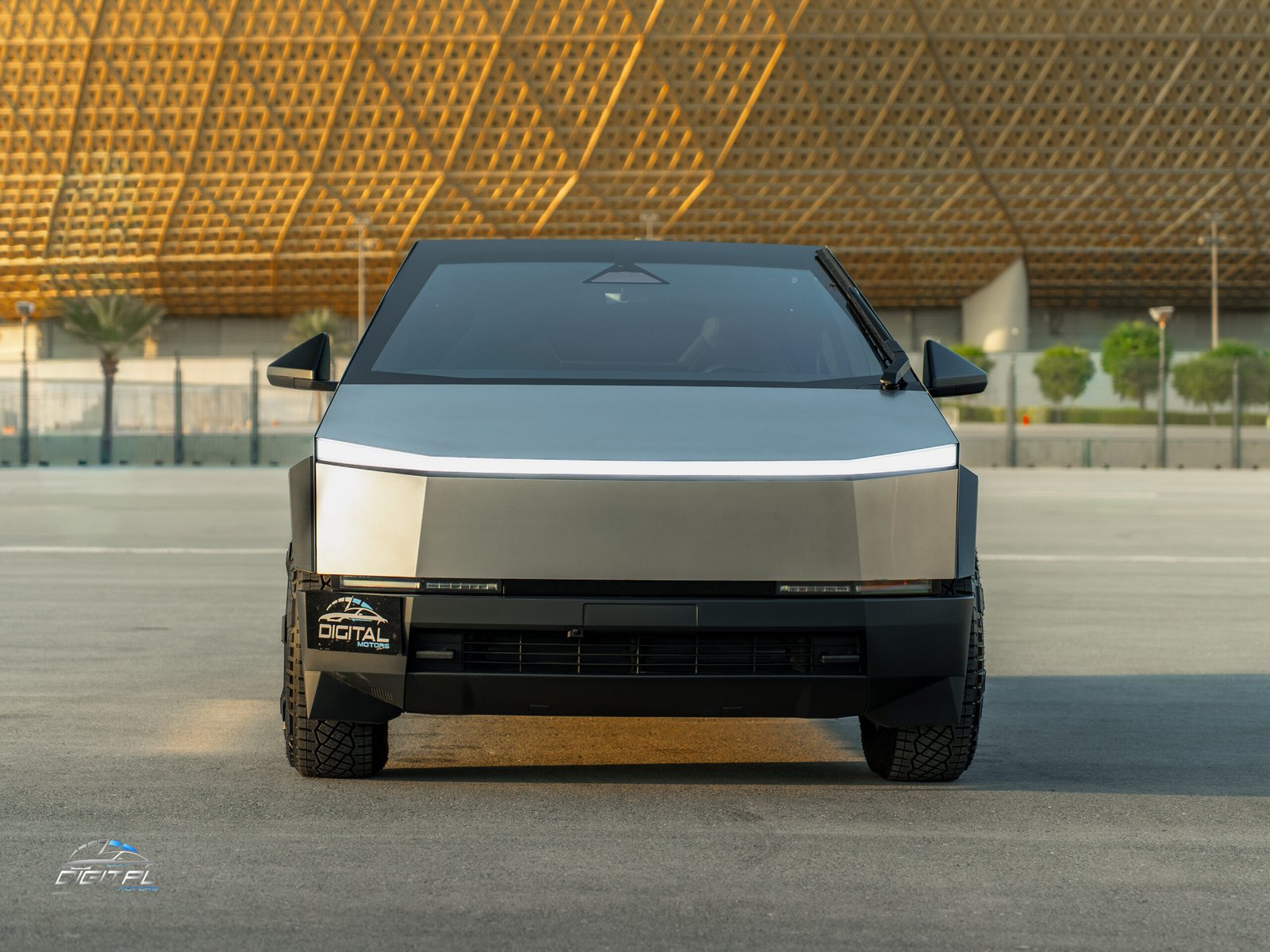 
								Tesla Cybertruck full									