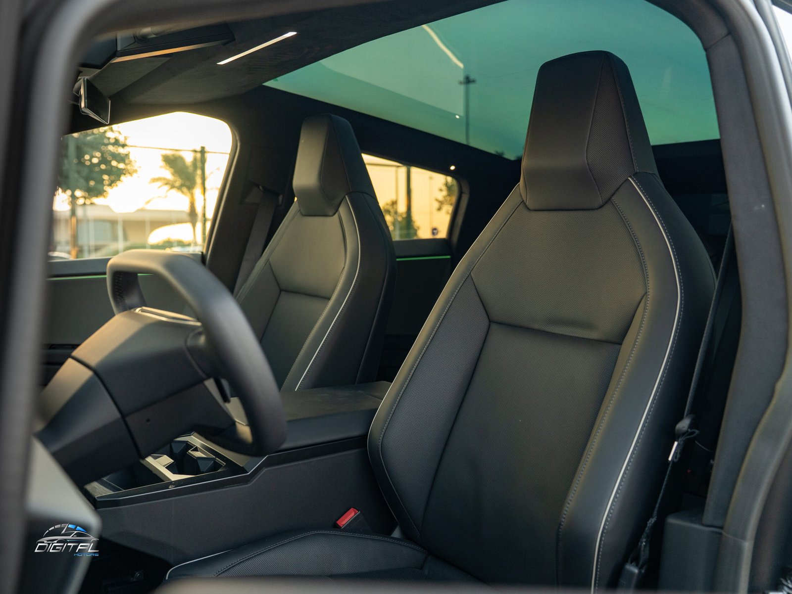 
								Tesla Cybertruck full									