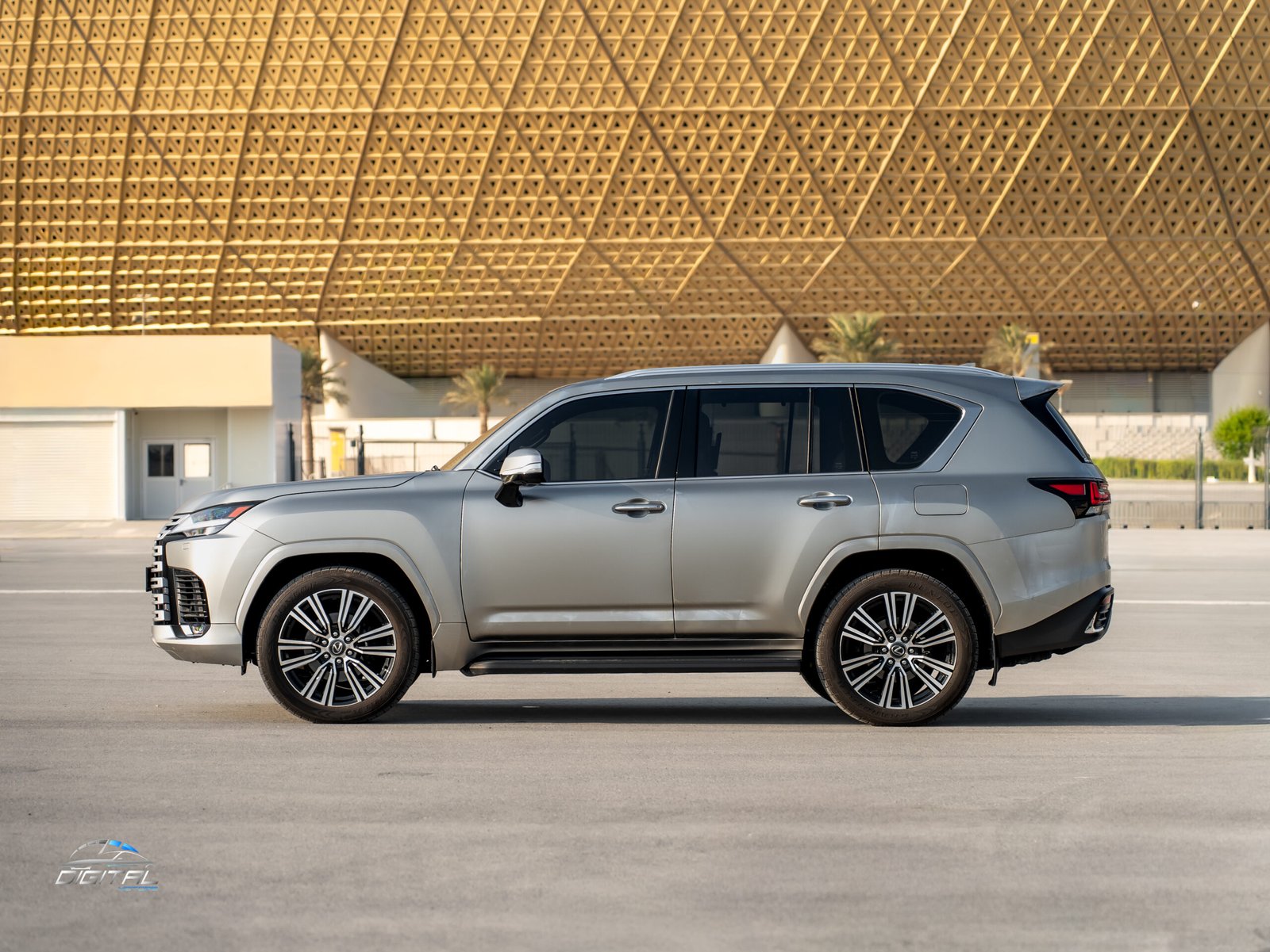 
								Lexus LX 600 Luxury full									