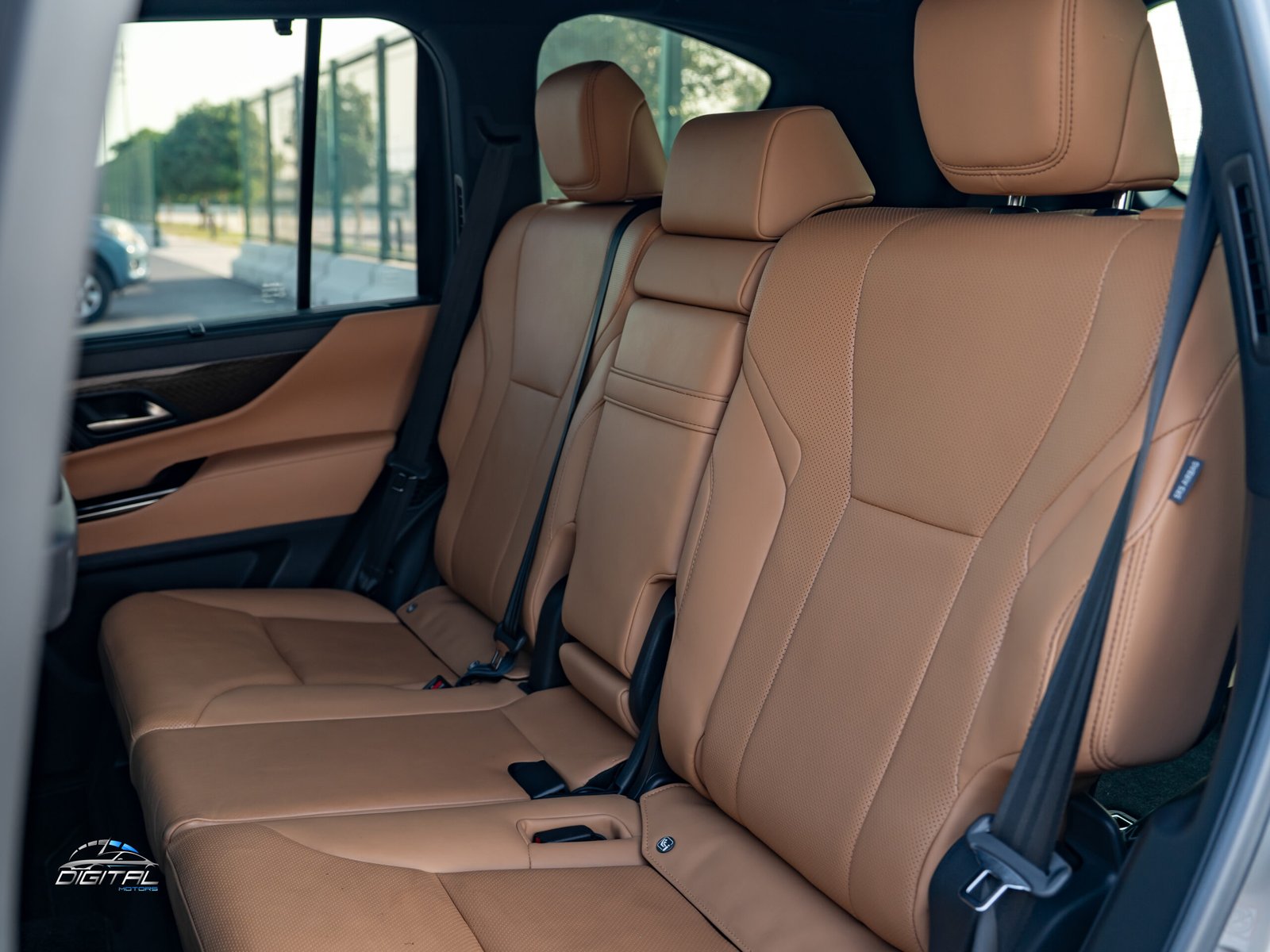 
								Lexus LX 600 Luxury full									