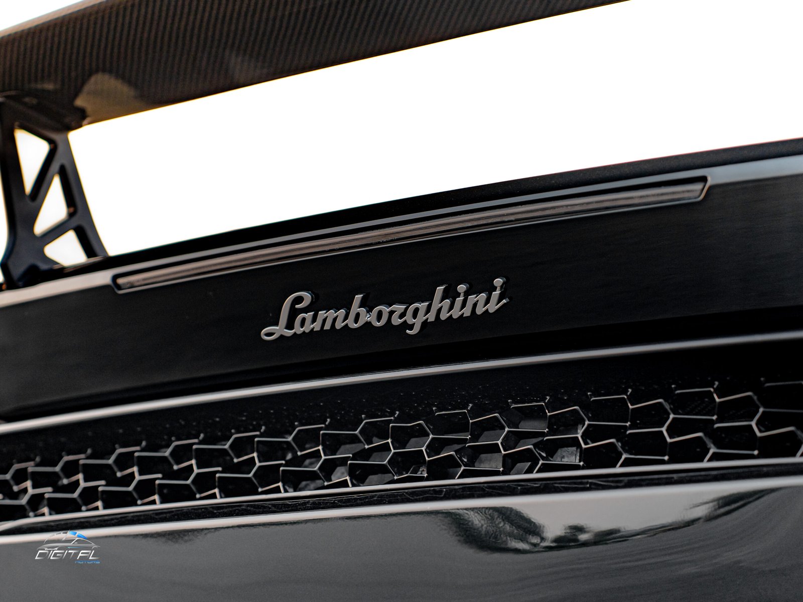 
								Lamborghini Huracan full									