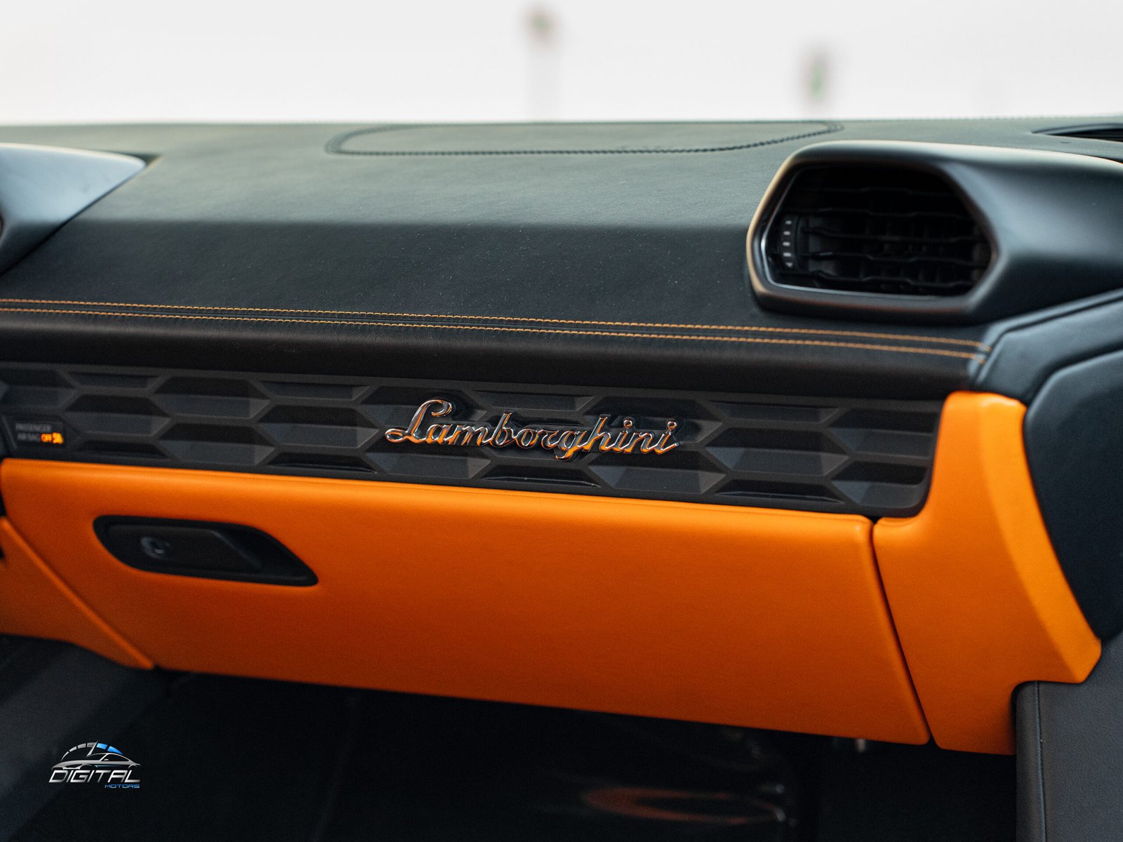 
								Lamborghini Huracan full									