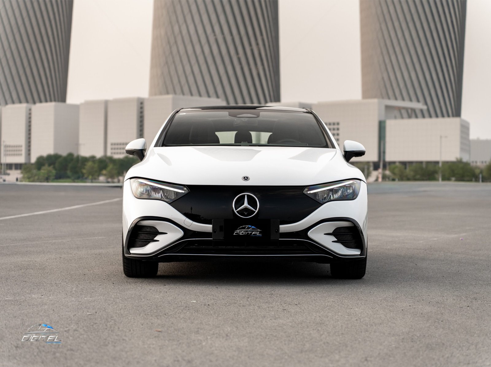 
								Mercedes-Benz EQE 350 full									