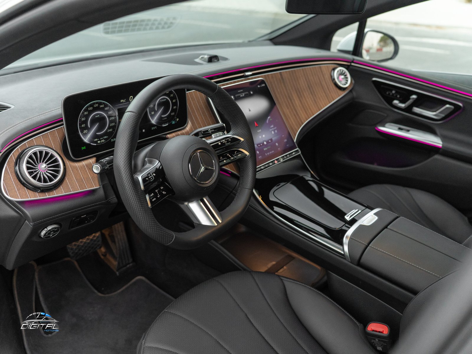 
								Mercedes-Benz EQE 350 full									