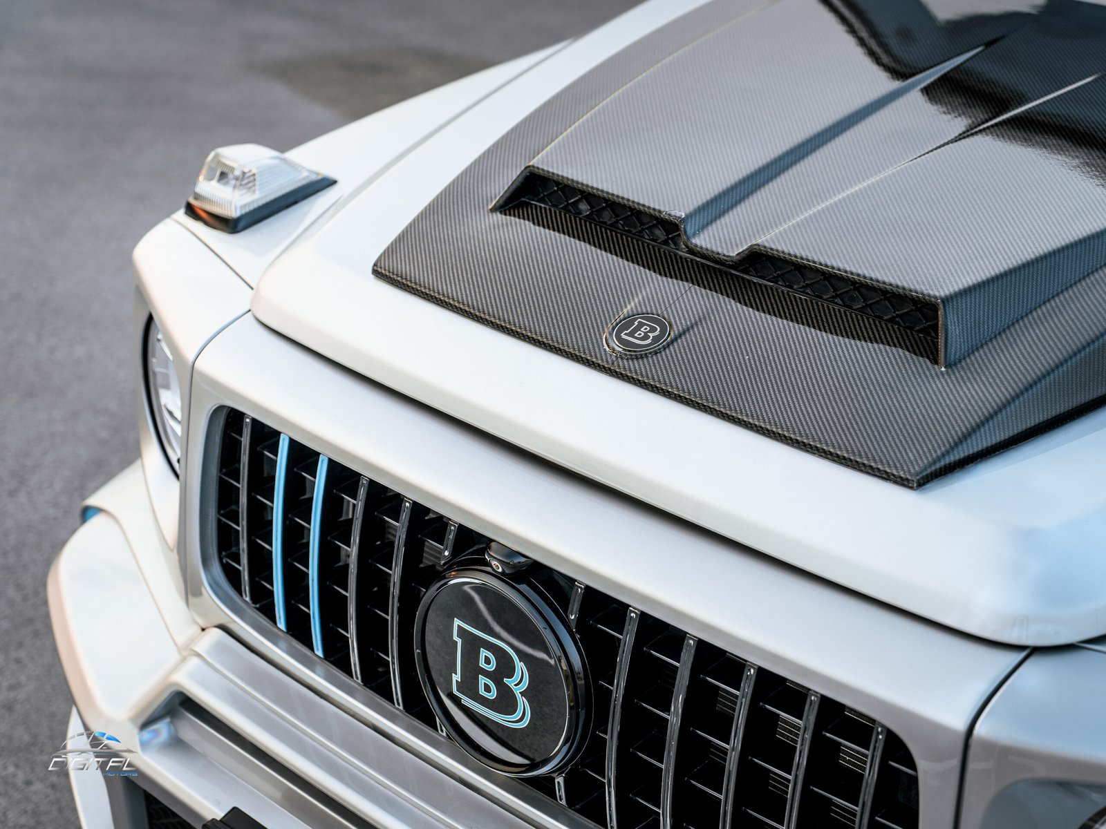 
								Mercedes-Benz G-Class 63 Brabus full									