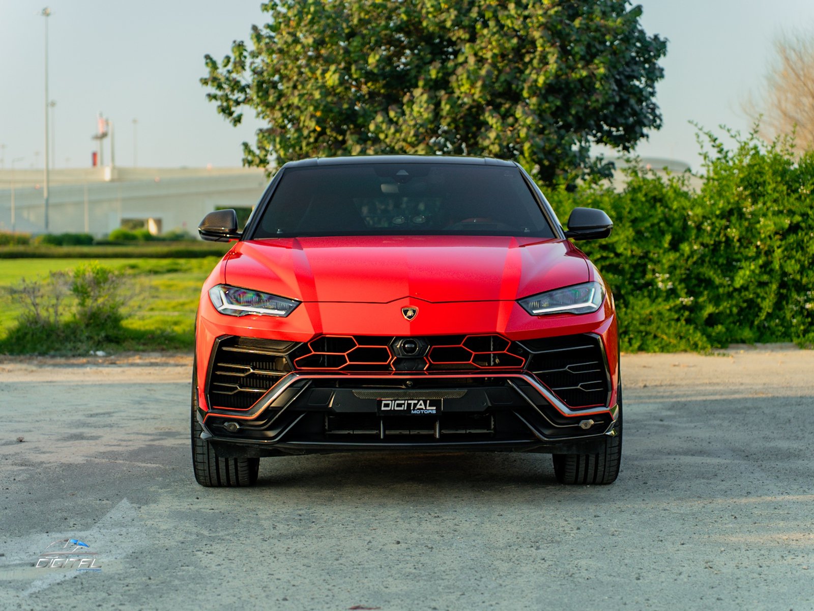 
								Lamborghini Urus full									