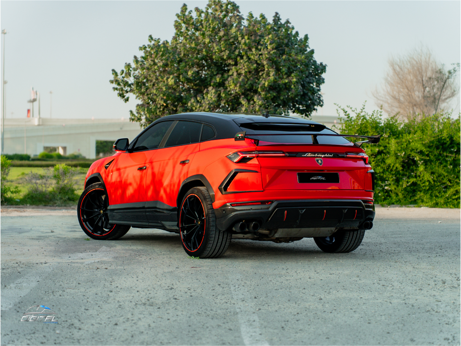 
								Lamborghini Urus full									
