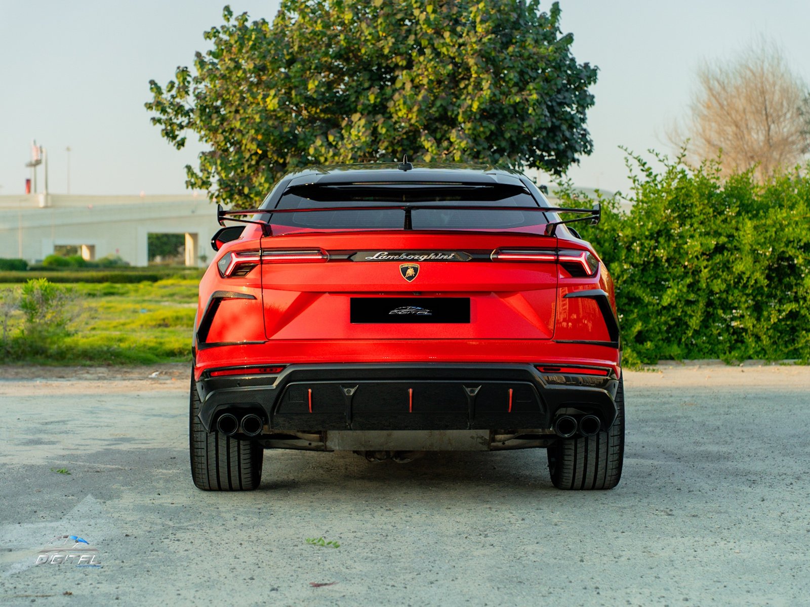 
								Lamborghini Urus full									