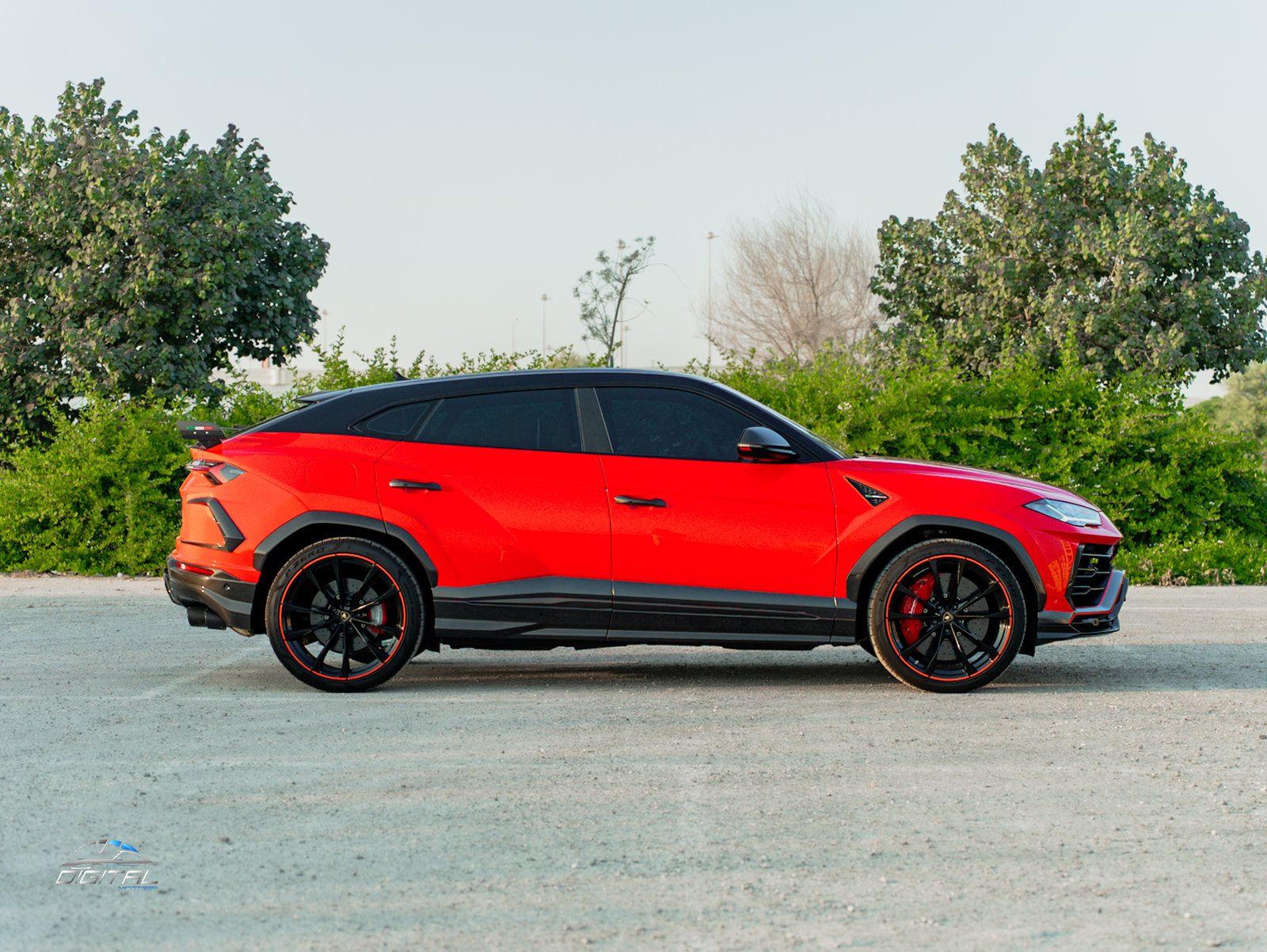 
								Lamborghini Urus full									