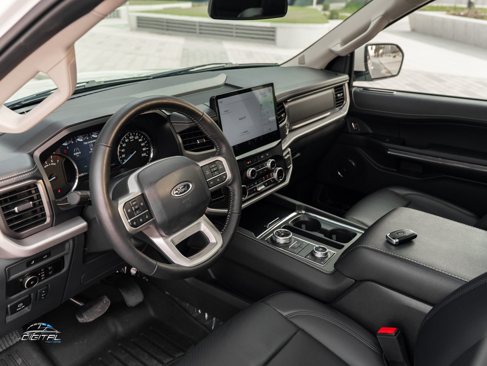 
								Ford Expedition XLT full									