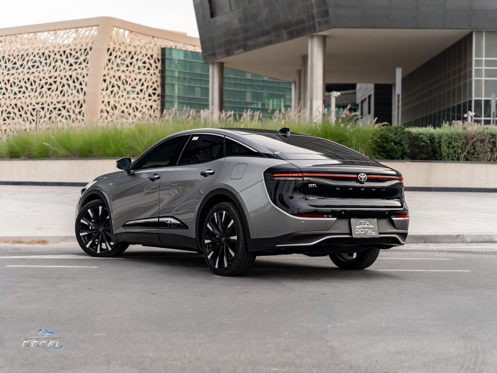 
								Toyota Crown Hybrid 2024 full									