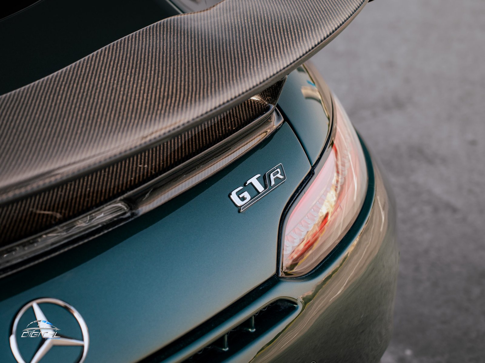 
								Mercedes Benz GTS AMG full									