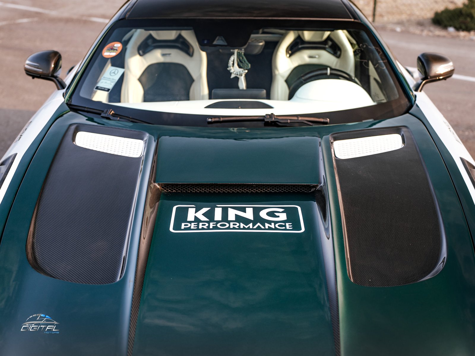 
								Mercedes Benz GTS AMG full									