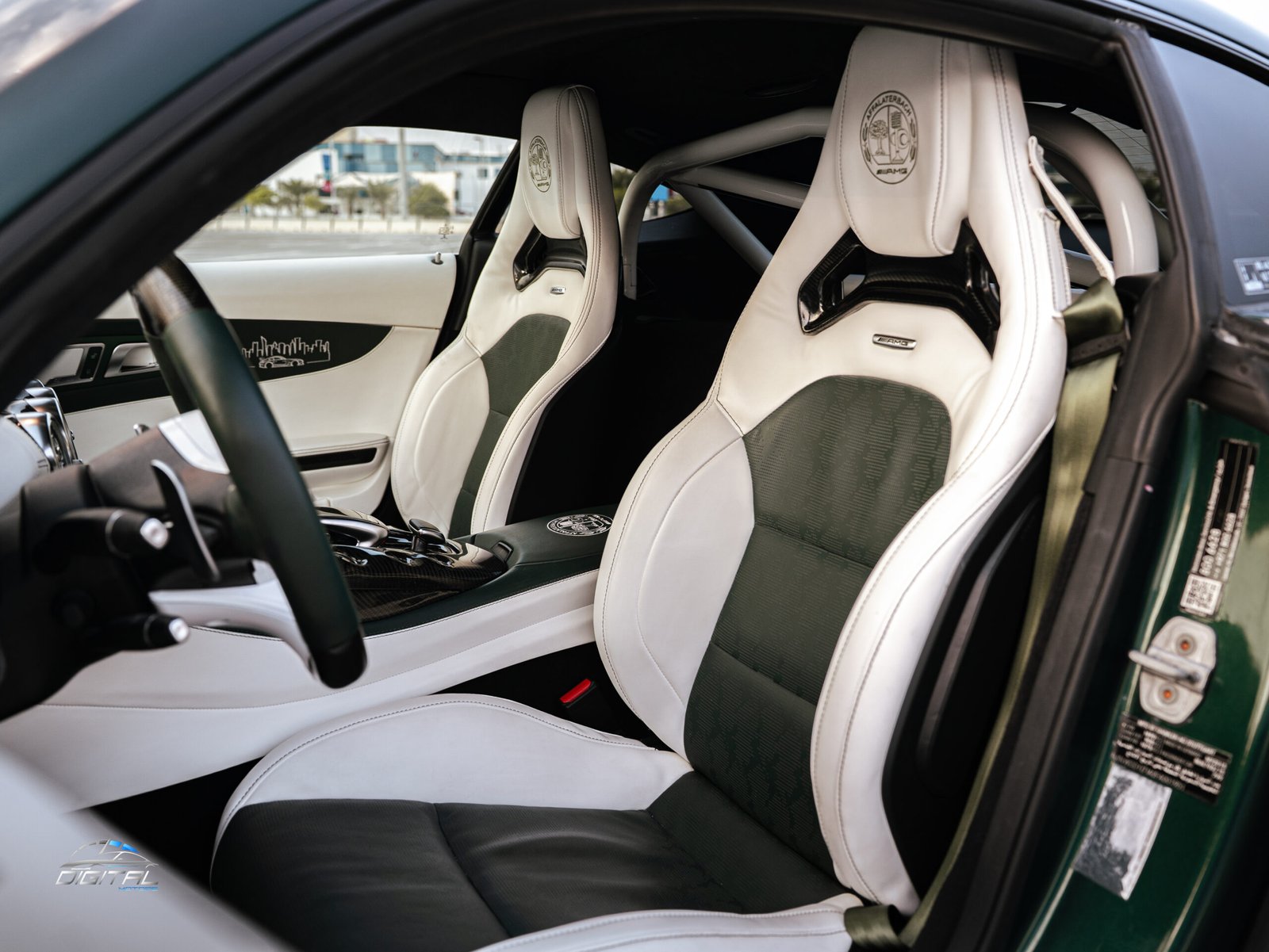 
								Mercedes Benz GTS AMG full									