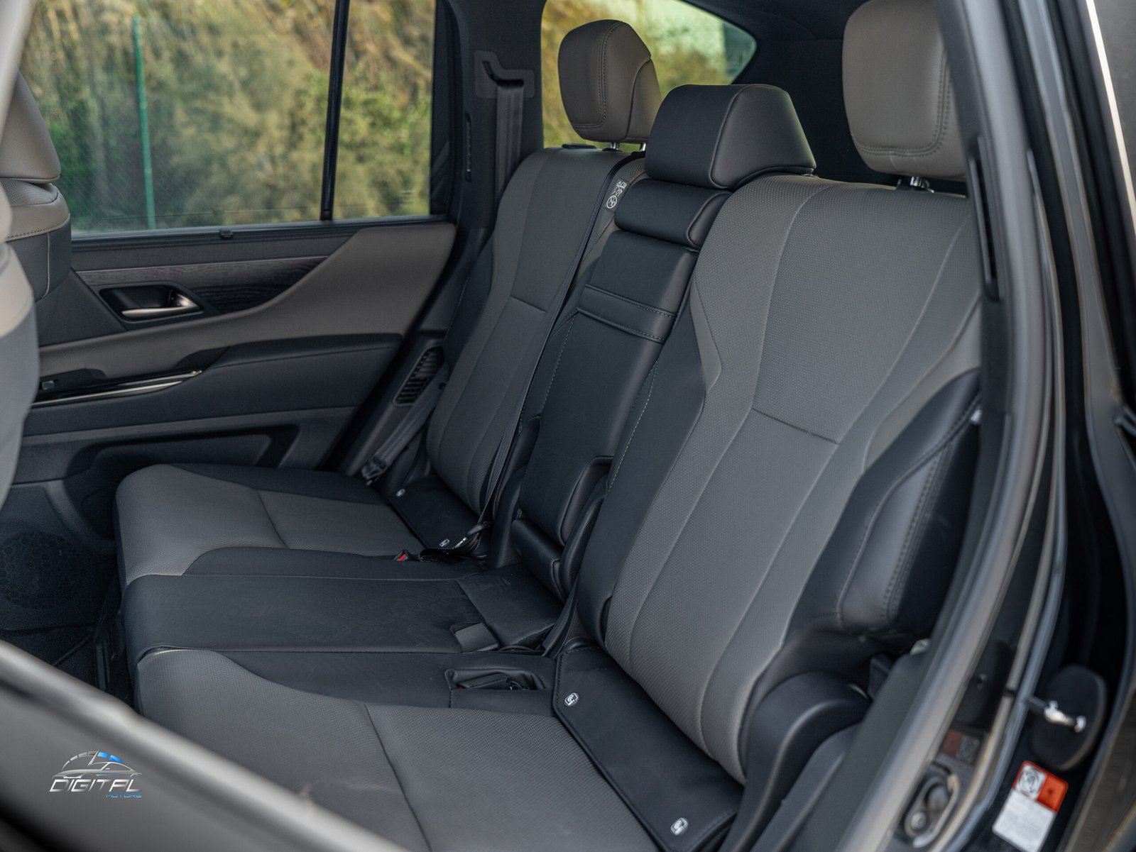 
								Lexus LX 600 Overtrail full									