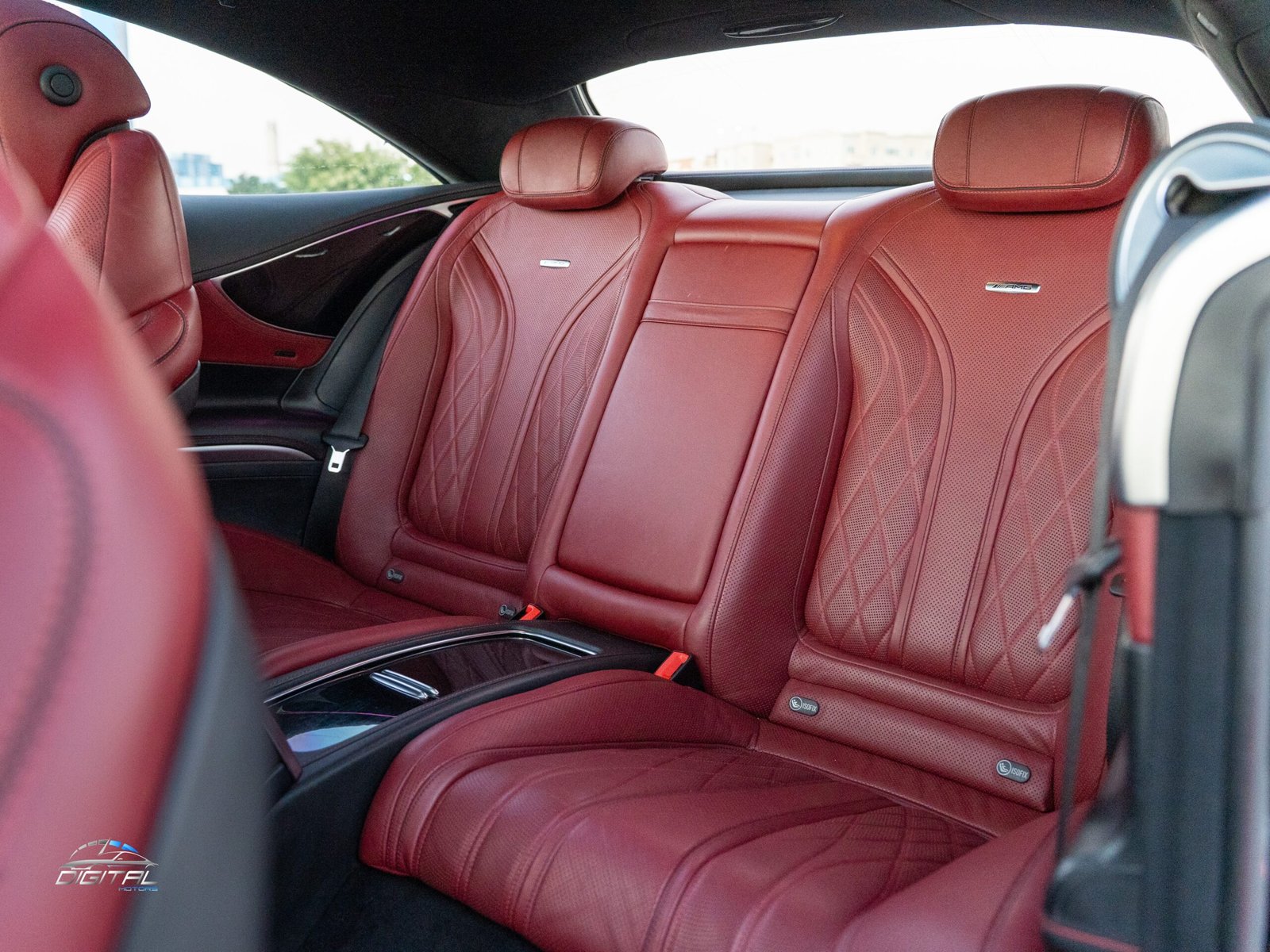 
								Mercedes Benz S63 AMG full									