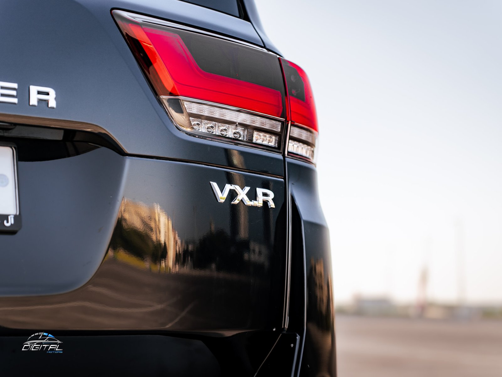 
								Toyota Land Cruiser VXR Twin Turbo full									