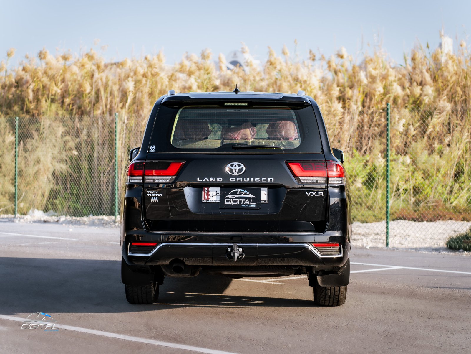 
								Toyota Land Cruiser VXR Twin Turbo full									