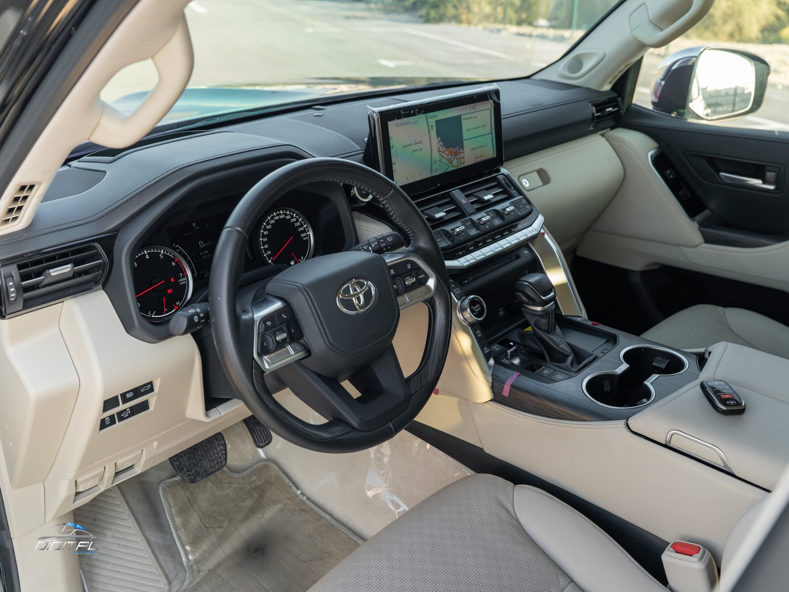 
								Toyota Land Cruiser VXR Twin Turbo full									