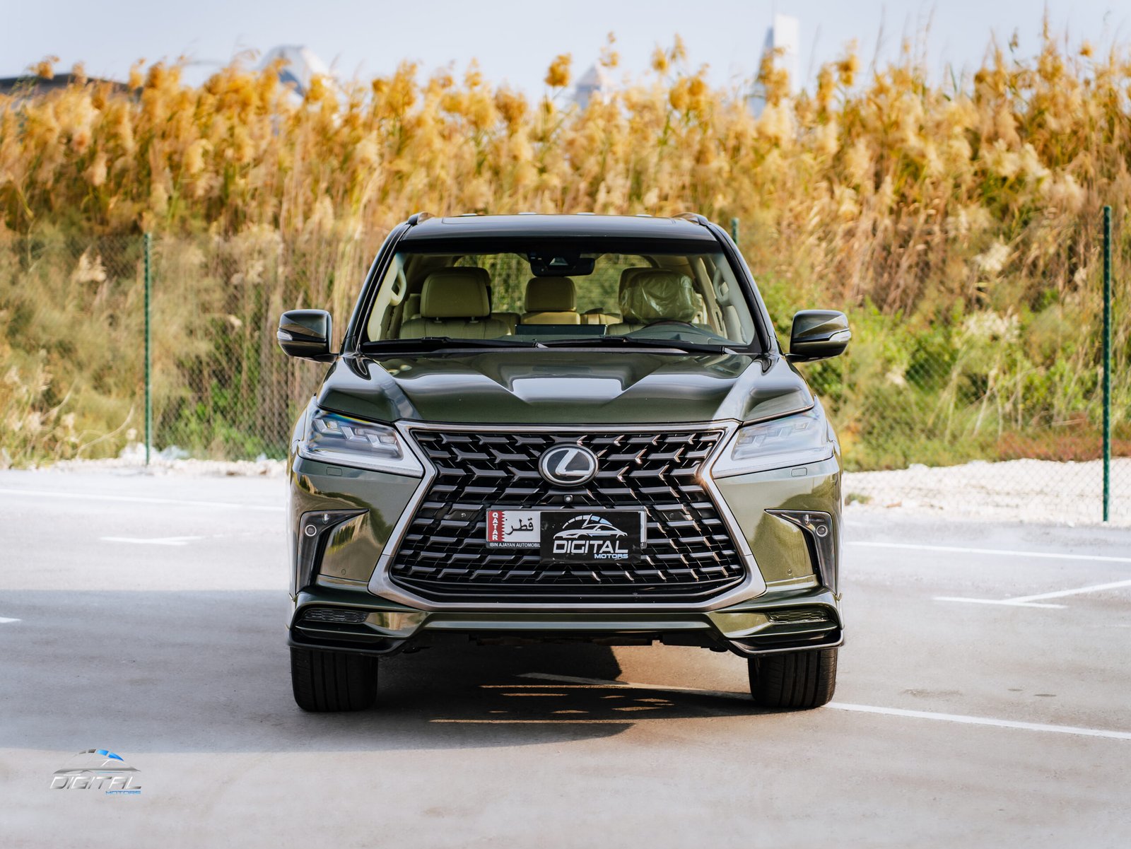 
								Lexus LX 570 S Black Edition full									