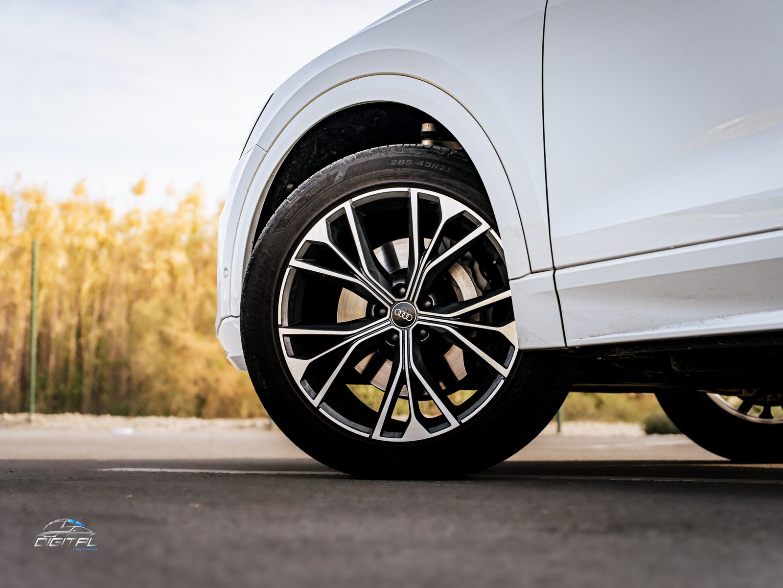 
								Audi Q8 TFSI Quattro full									