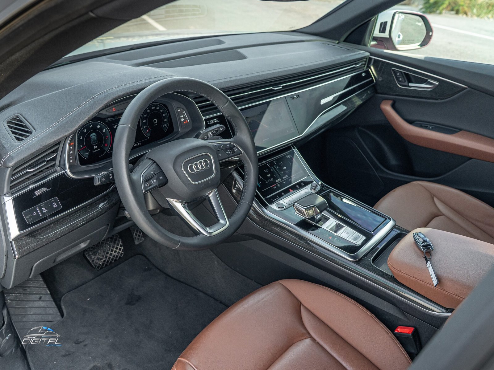 
								Audi Q8 TFSI Quattro full									
