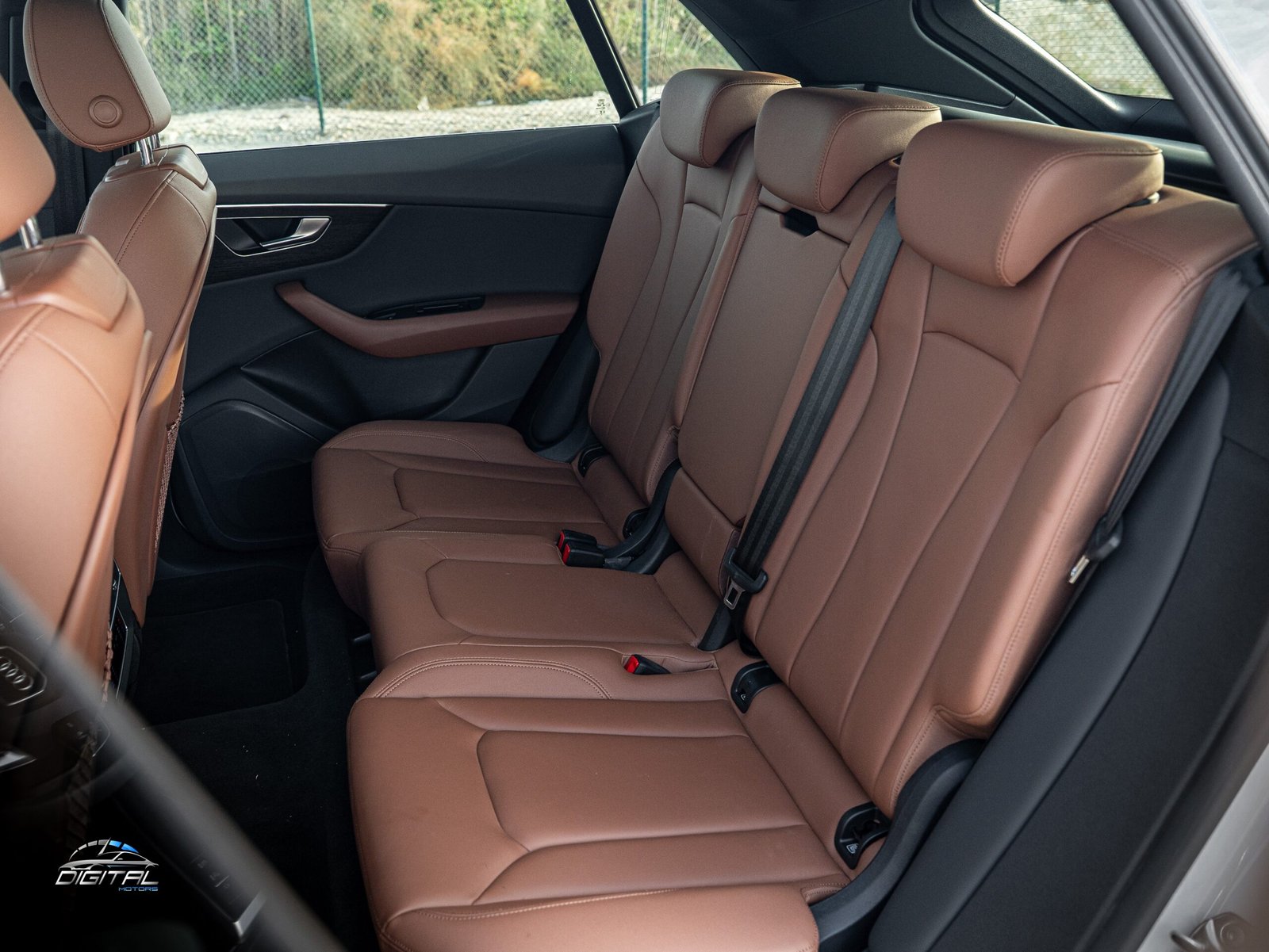 
								Audi Q8 TFSI Quattro full									