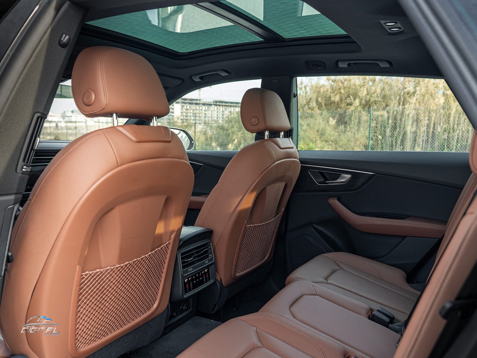 
								Audi Q8 TFSI Quattro full									