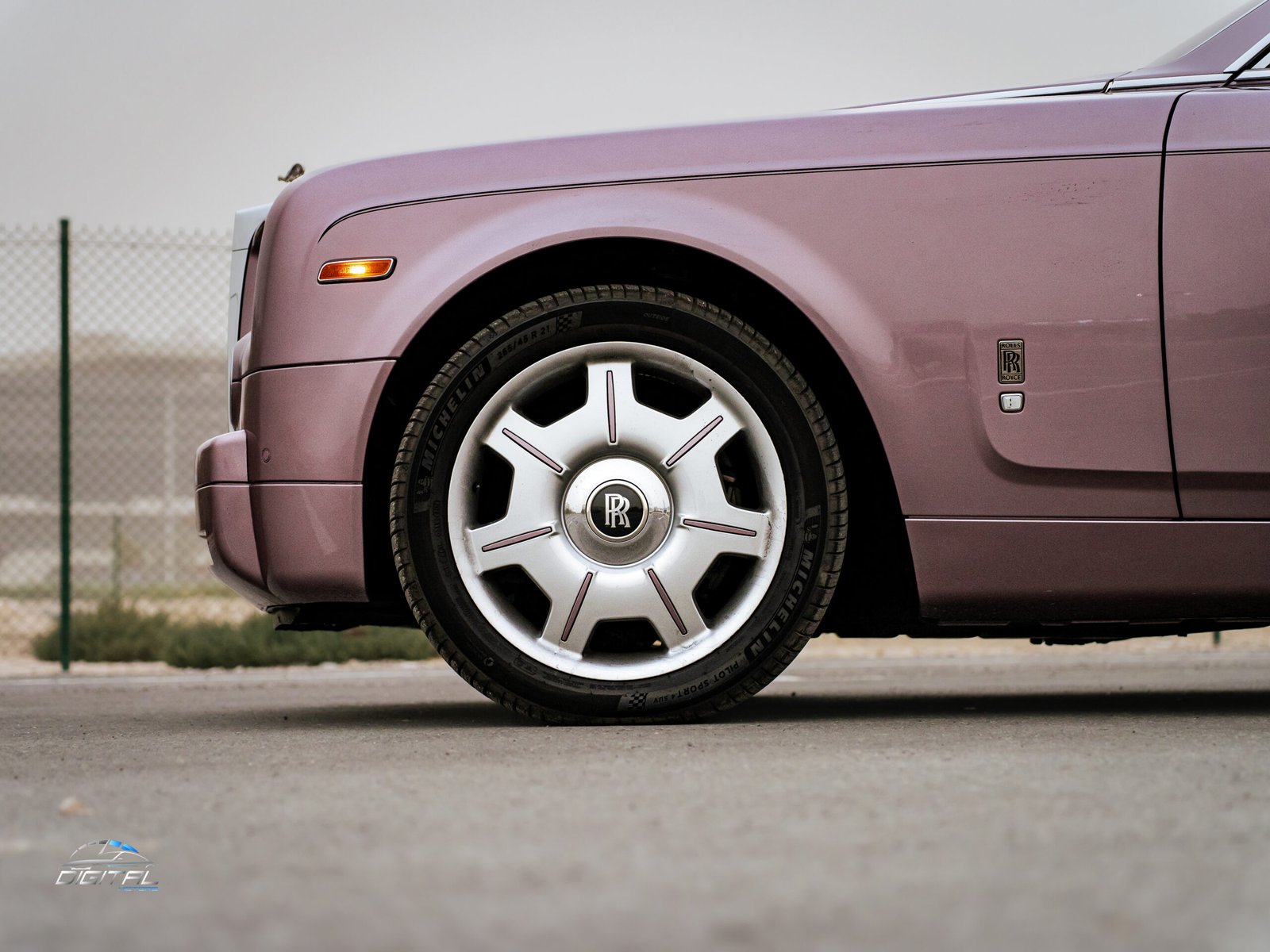 
								Rolls-Royce Phantom full									