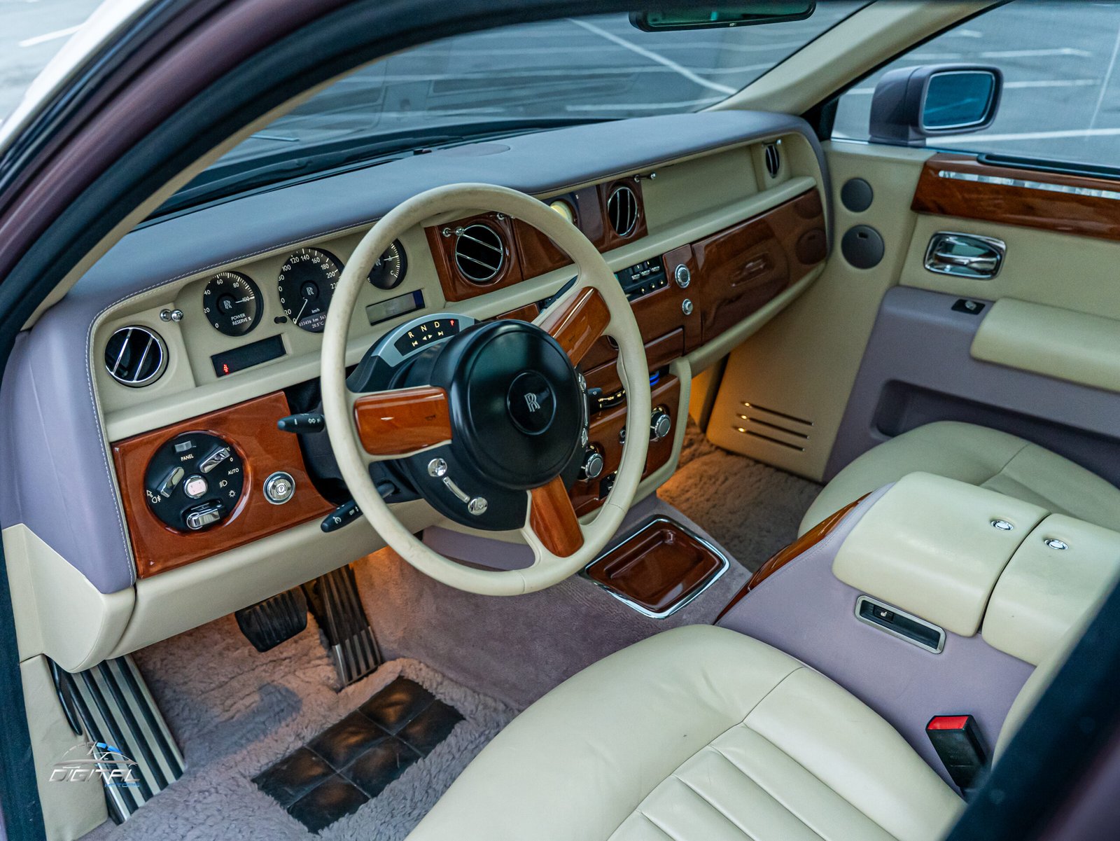 
								Rolls-Royce Phantom full									