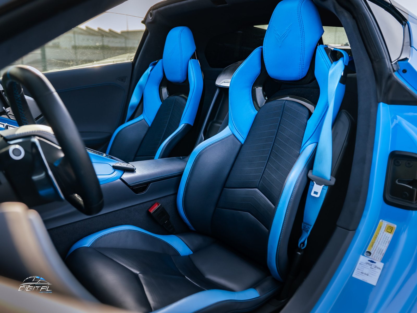 
								Chevrolet Corvette C8 Stingray full									