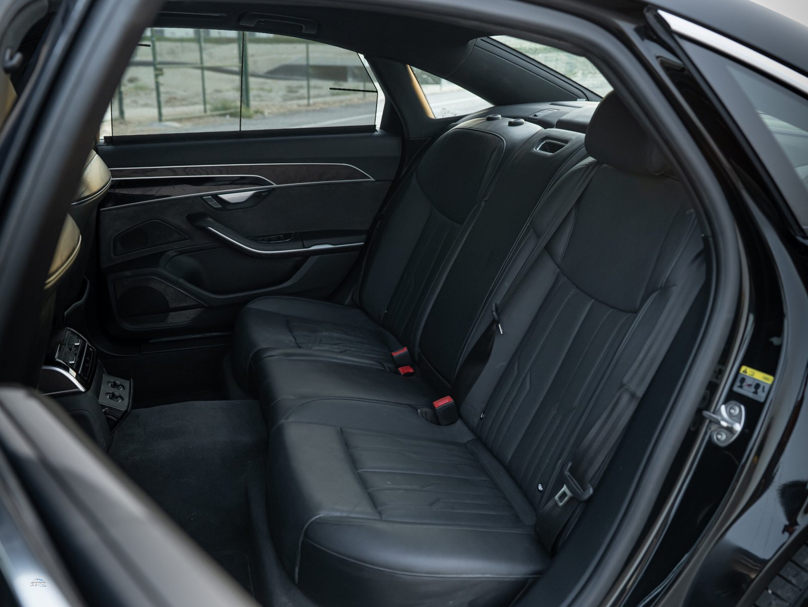 
								Audi A8 L full									